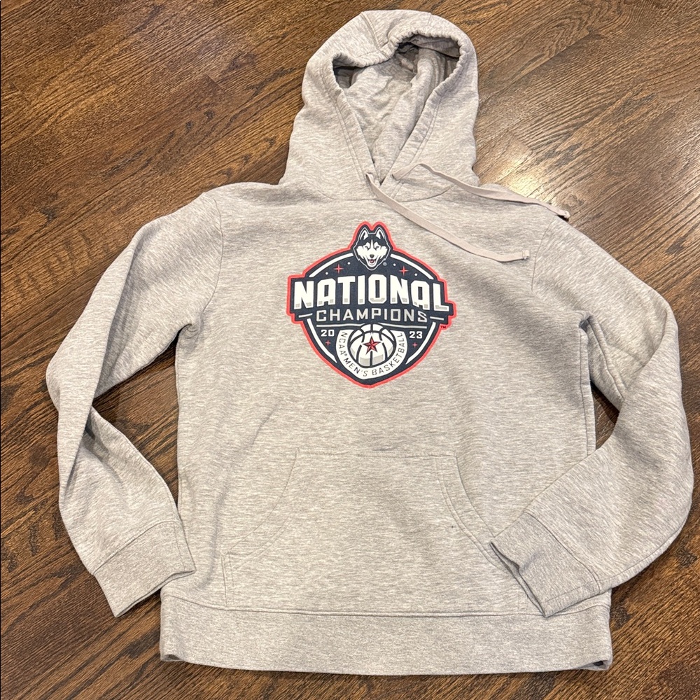 Fanatics Uconn medium hoodie Gray National Champions Hoodie